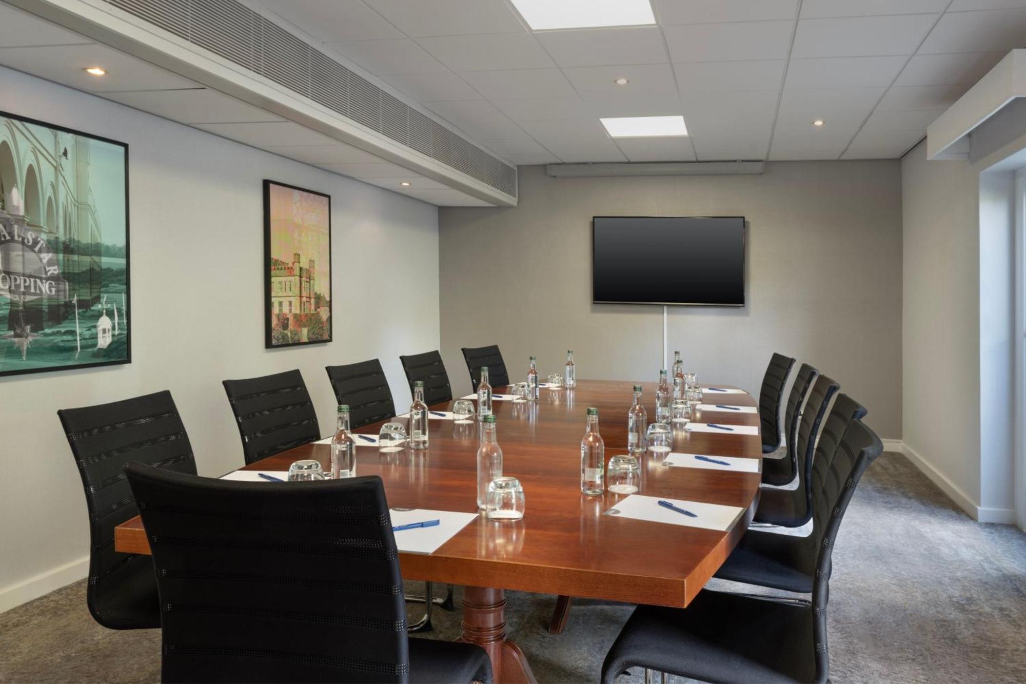 Delta Hotels By Marriott Tudor Park Country Club Maidstone Exteriör bild