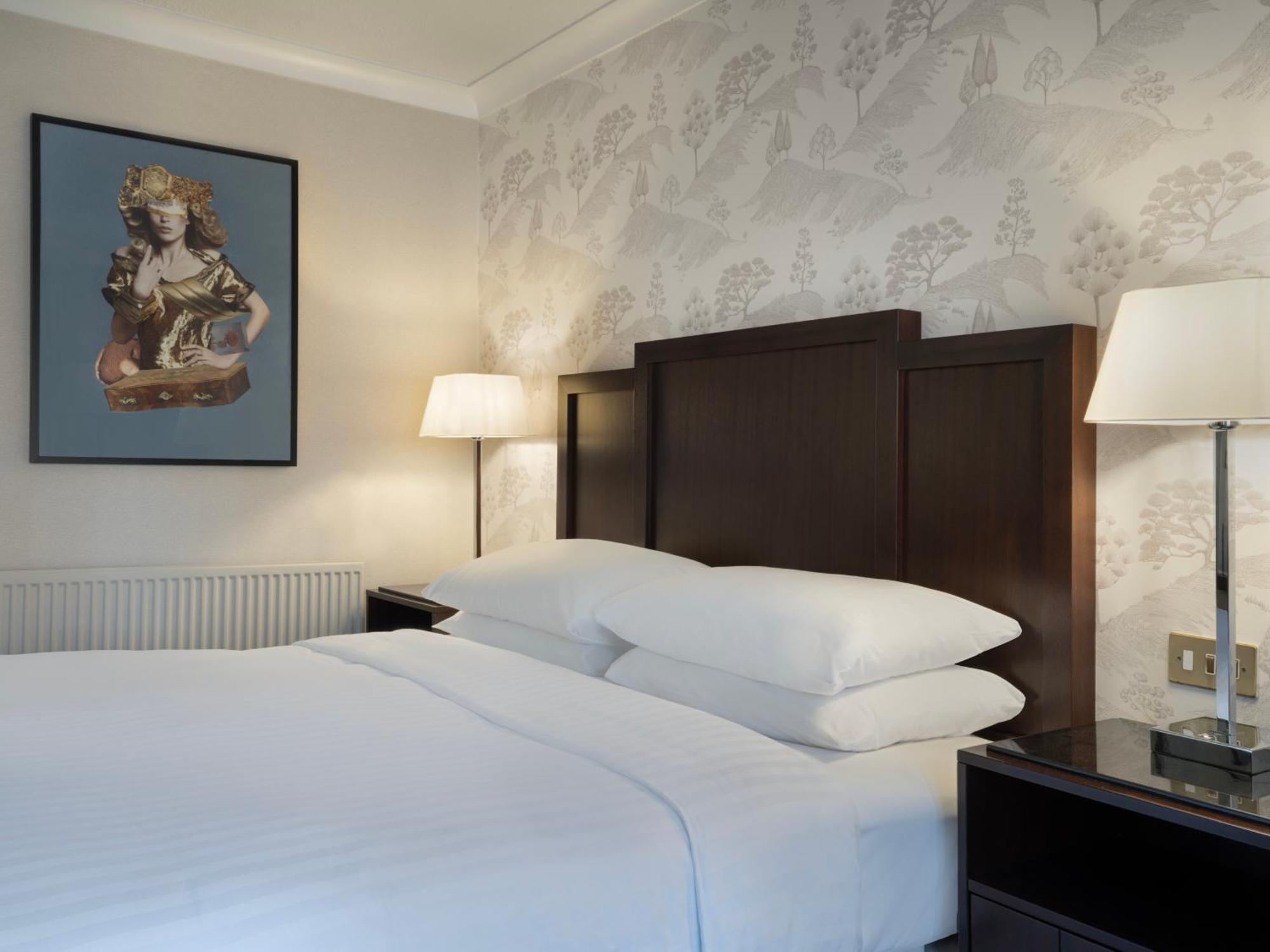 Delta Hotels By Marriott Tudor Park Country Club Maidstone Exteriör bild