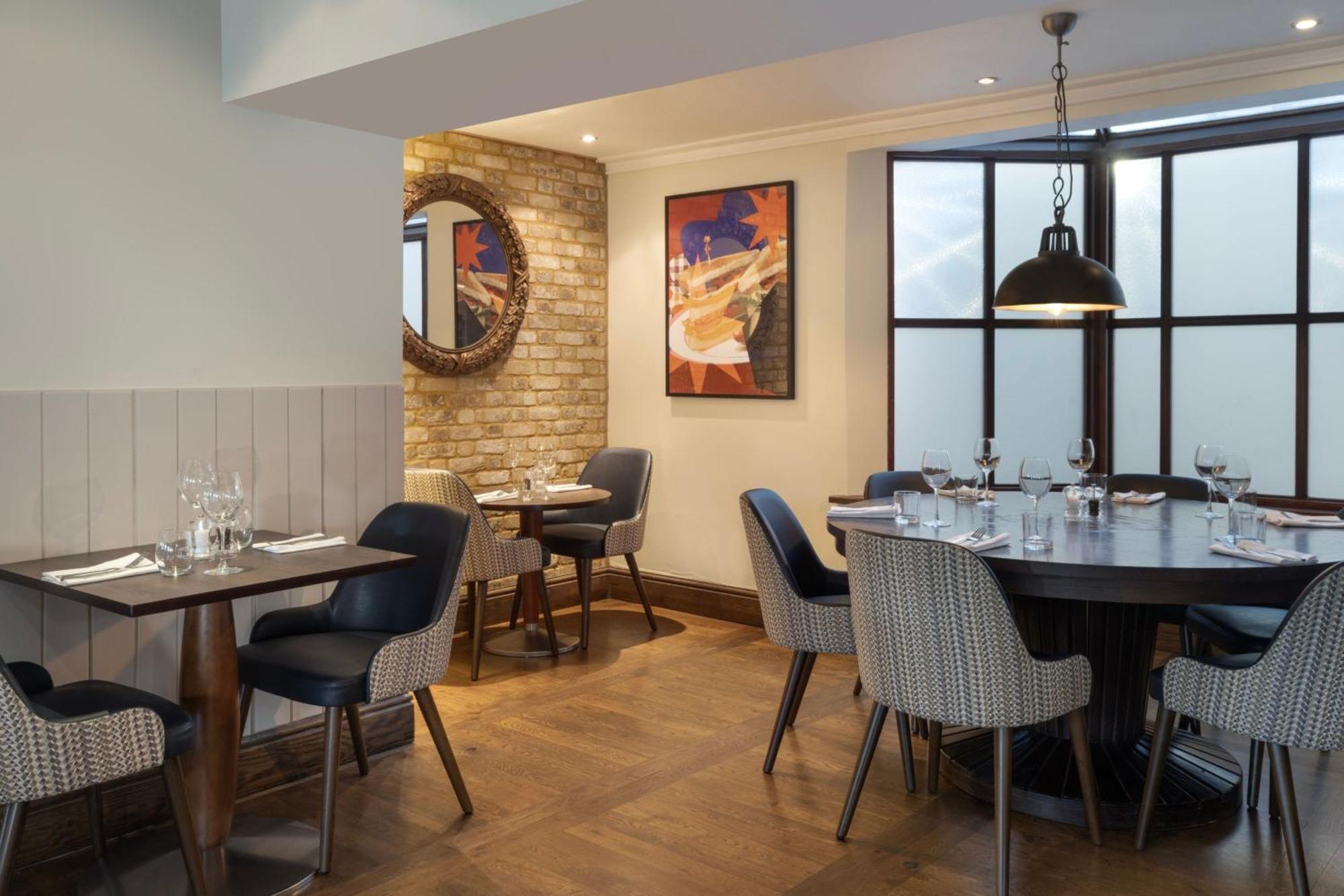 Delta Hotels By Marriott Tudor Park Country Club Maidstone Exteriör bild