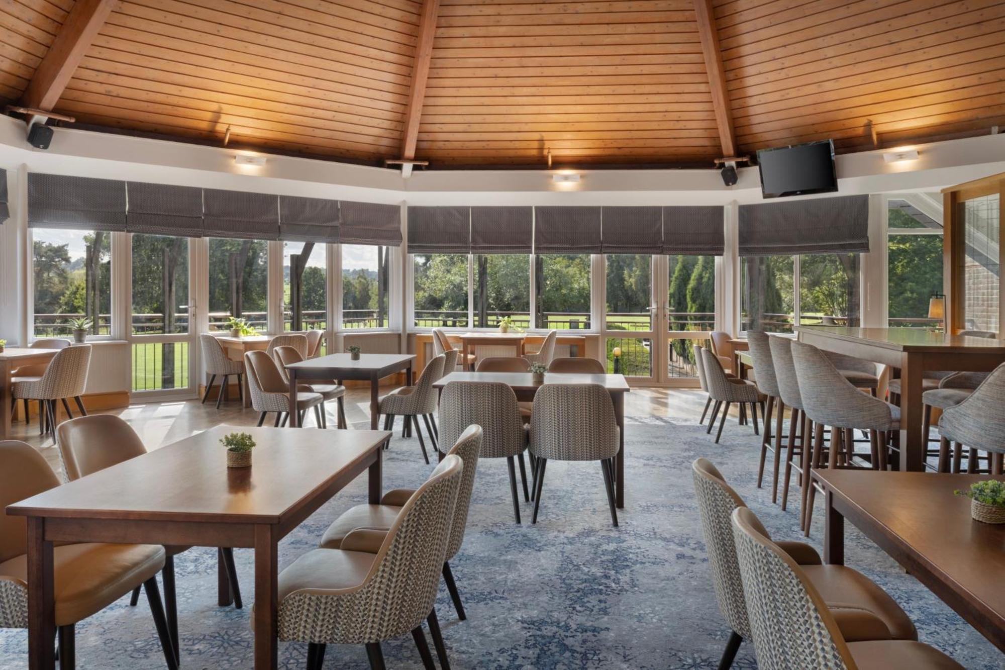 Delta Hotels By Marriott Tudor Park Country Club Maidstone Exteriör bild