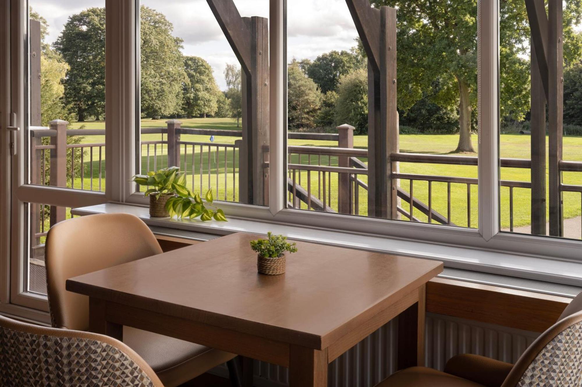 Delta Hotels By Marriott Tudor Park Country Club Maidstone Exteriör bild