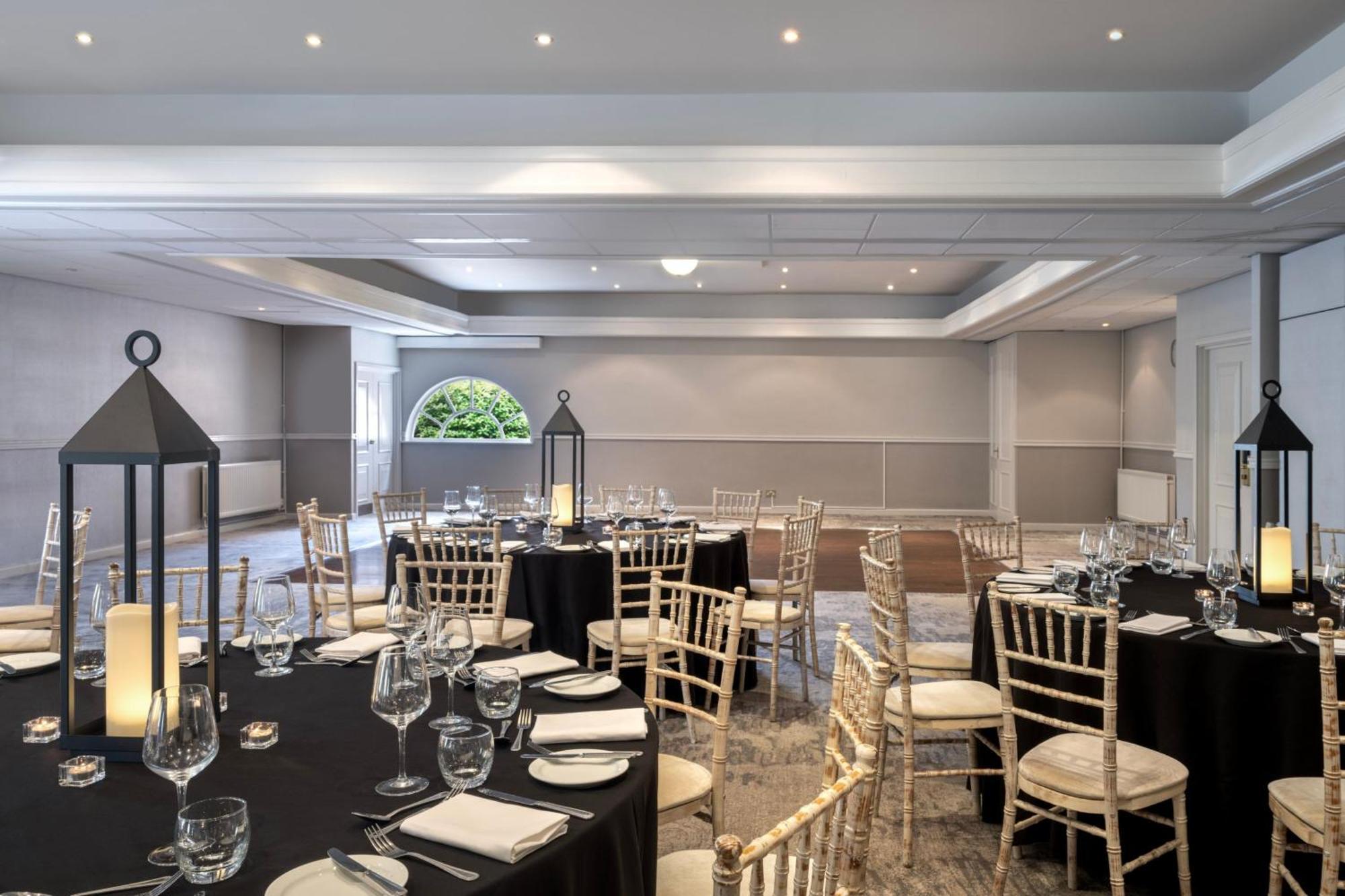 Delta Hotels By Marriott Tudor Park Country Club Maidstone Exteriör bild