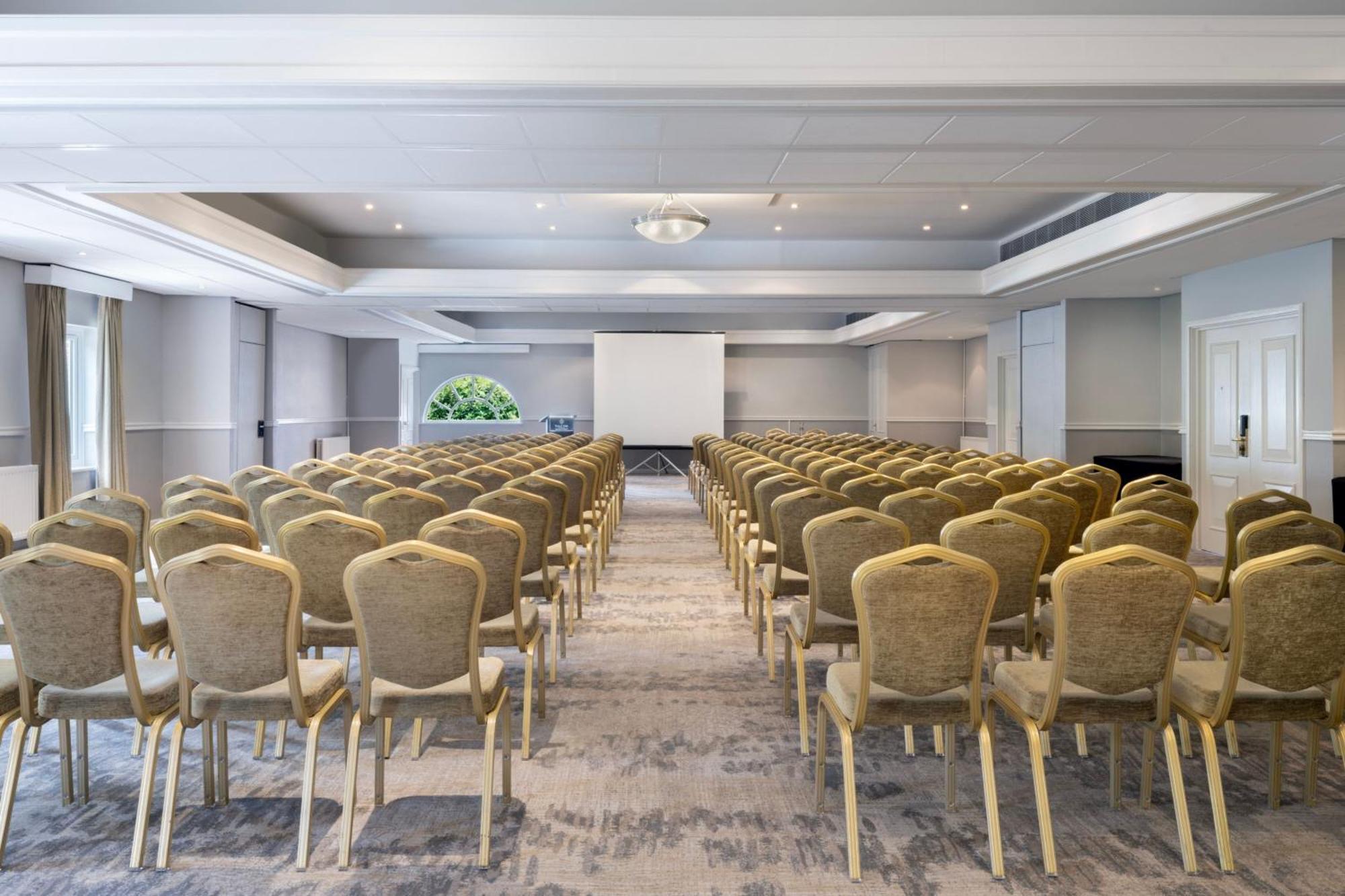 Delta Hotels By Marriott Tudor Park Country Club Maidstone Exteriör bild
