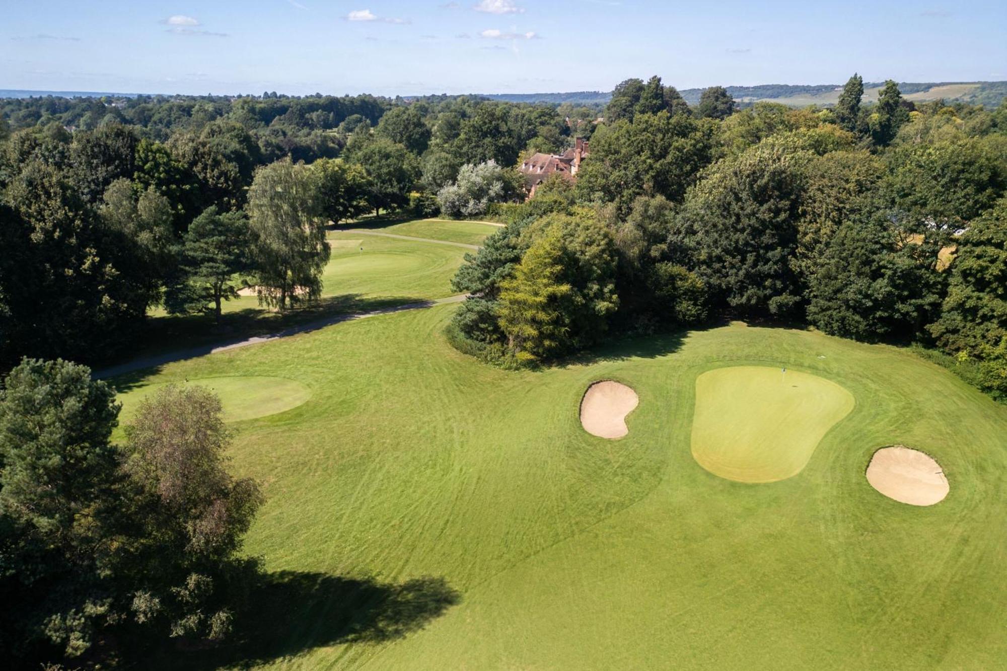 Delta Hotels By Marriott Tudor Park Country Club Maidstone Exteriör bild