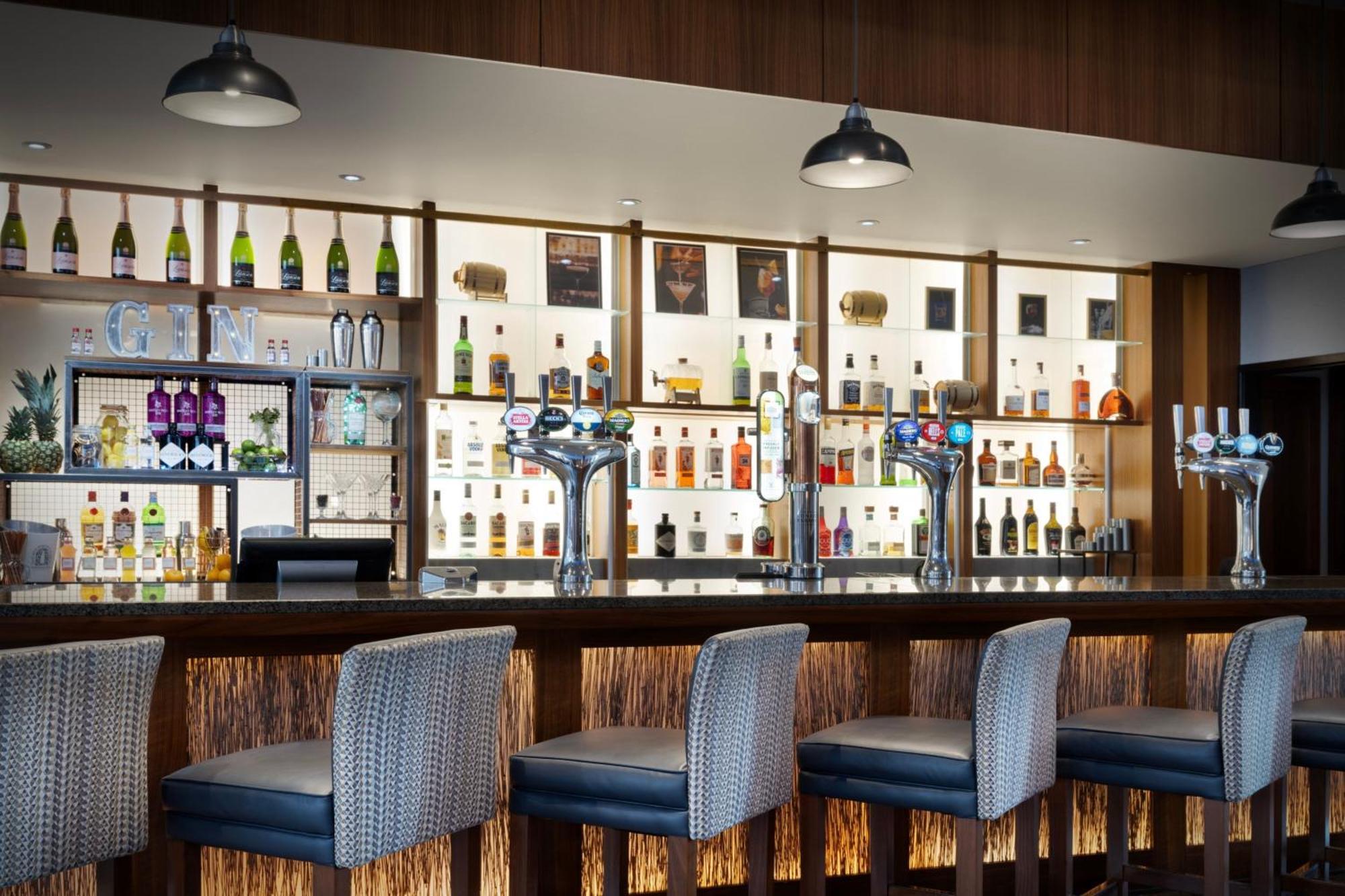 Delta Hotels By Marriott Tudor Park Country Club Maidstone Exteriör bild
