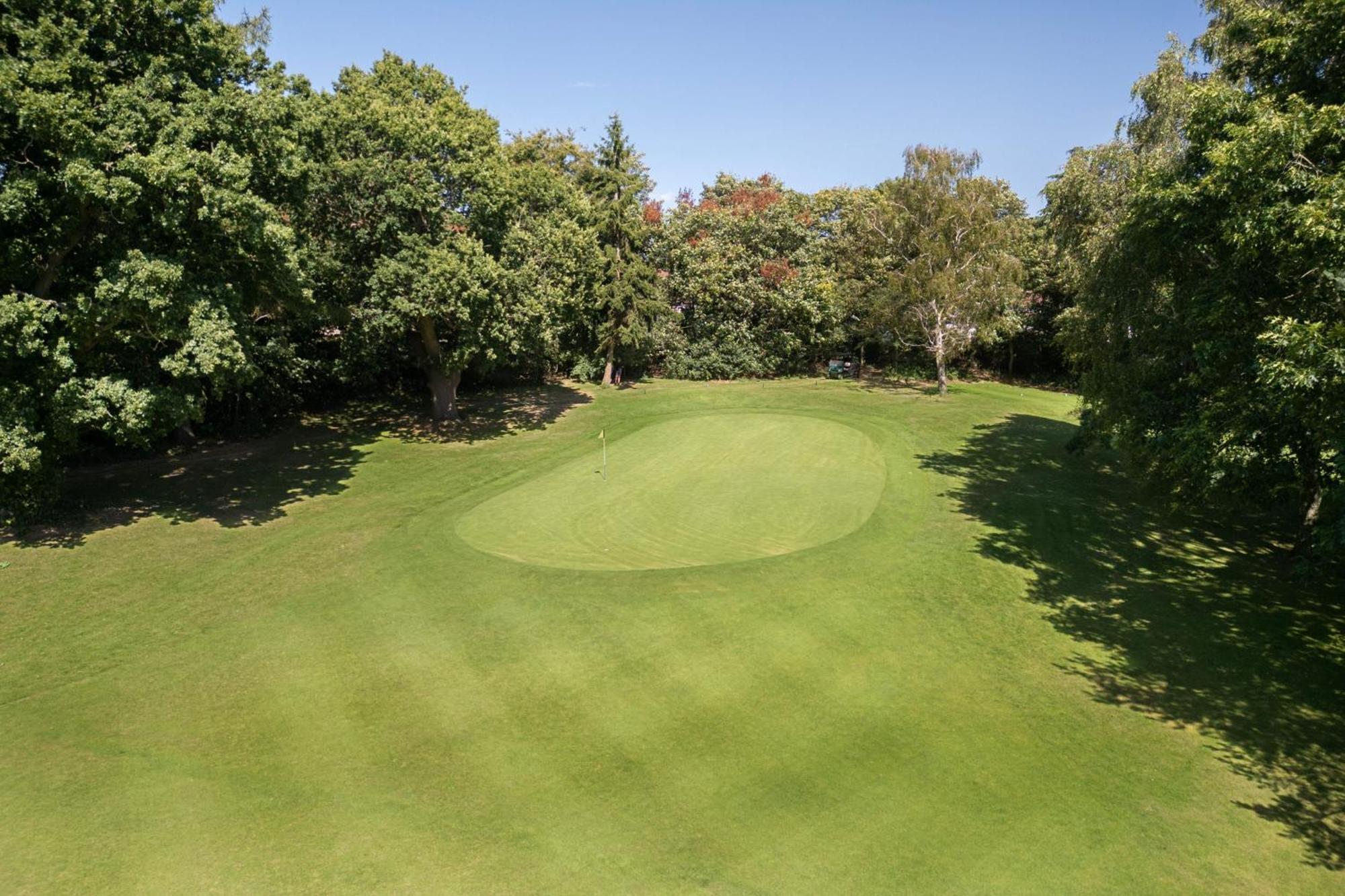 Delta Hotels By Marriott Tudor Park Country Club Maidstone Exteriör bild