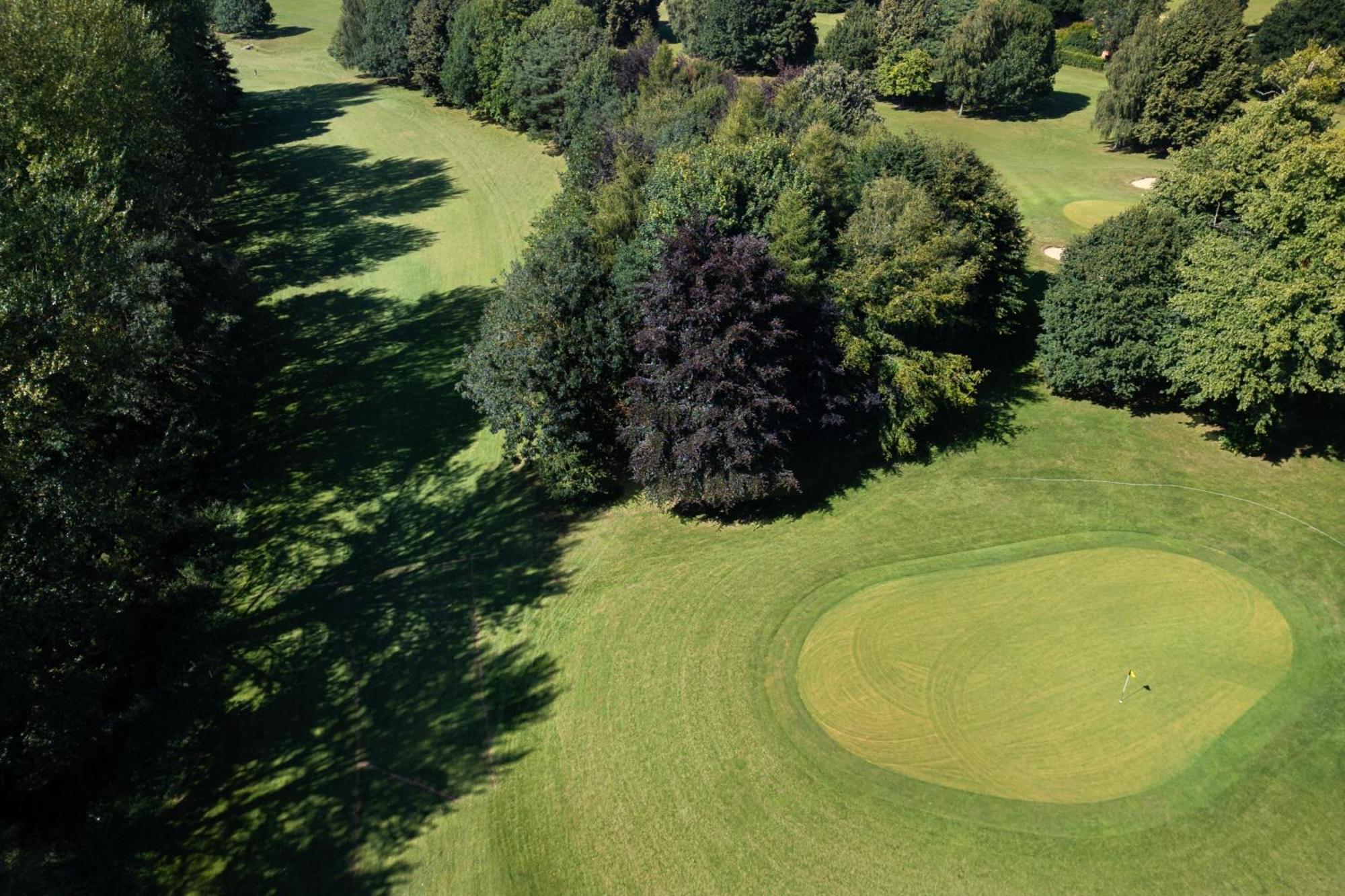 Delta Hotels By Marriott Tudor Park Country Club Maidstone Exteriör bild