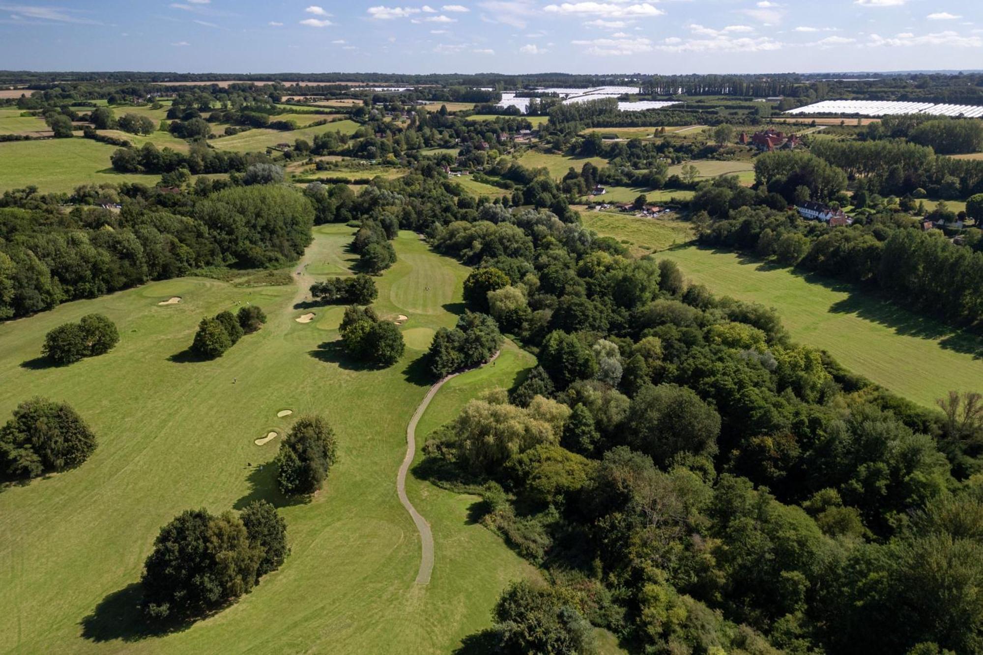 Delta Hotels By Marriott Tudor Park Country Club Maidstone Exteriör bild