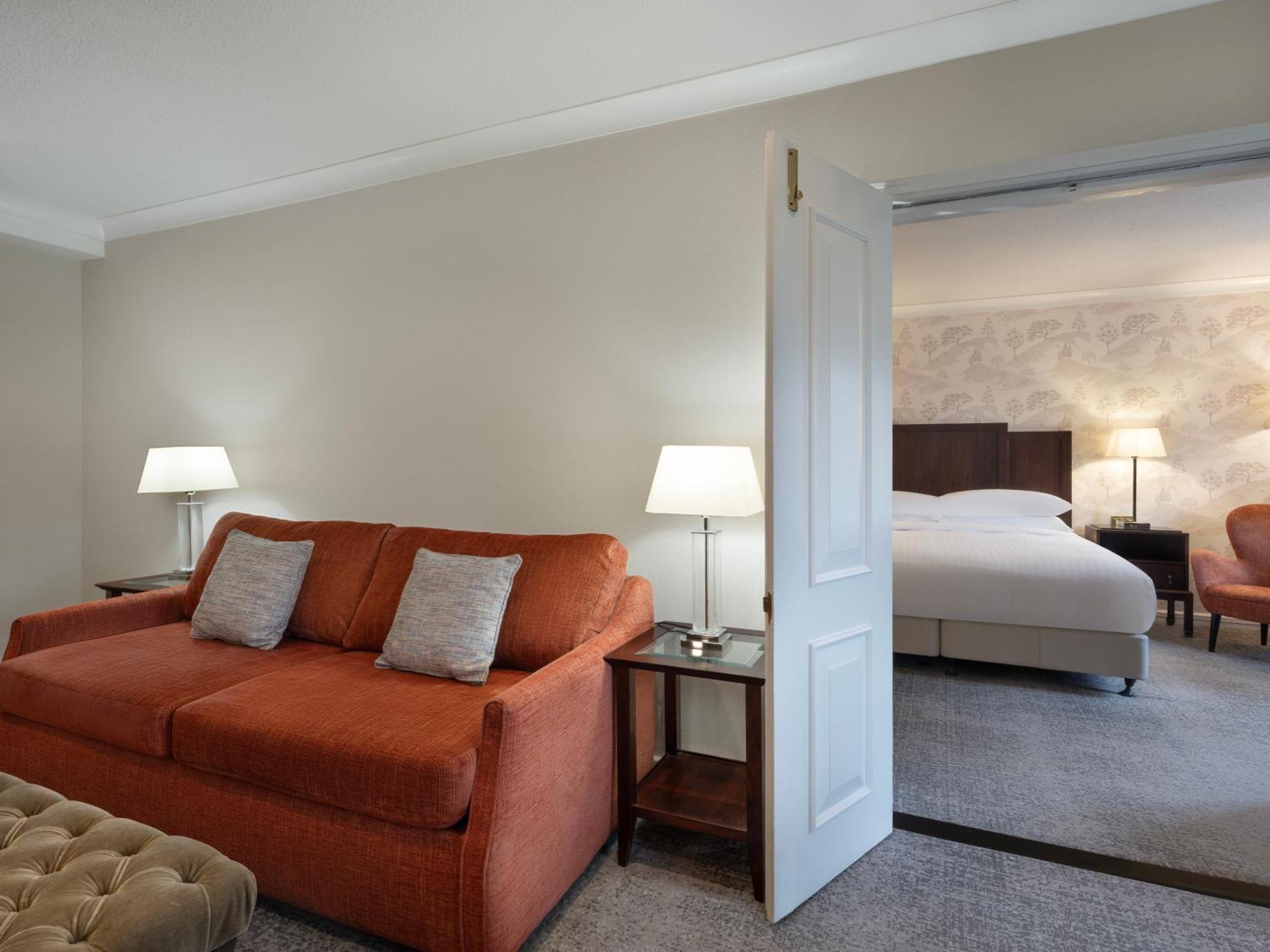 Delta Hotels By Marriott Tudor Park Country Club Maidstone Exteriör bild