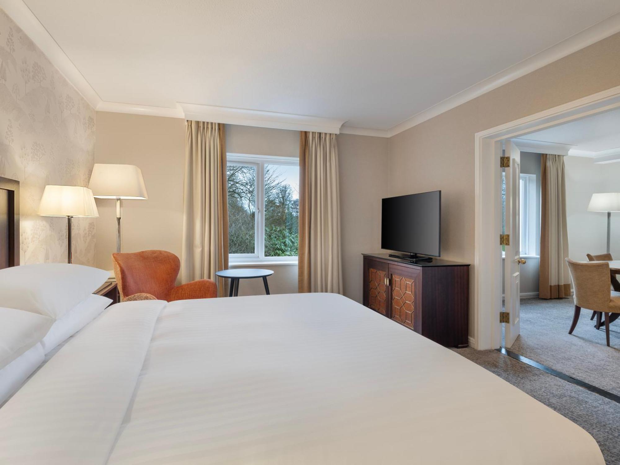 Delta Hotels By Marriott Tudor Park Country Club Maidstone Exteriör bild