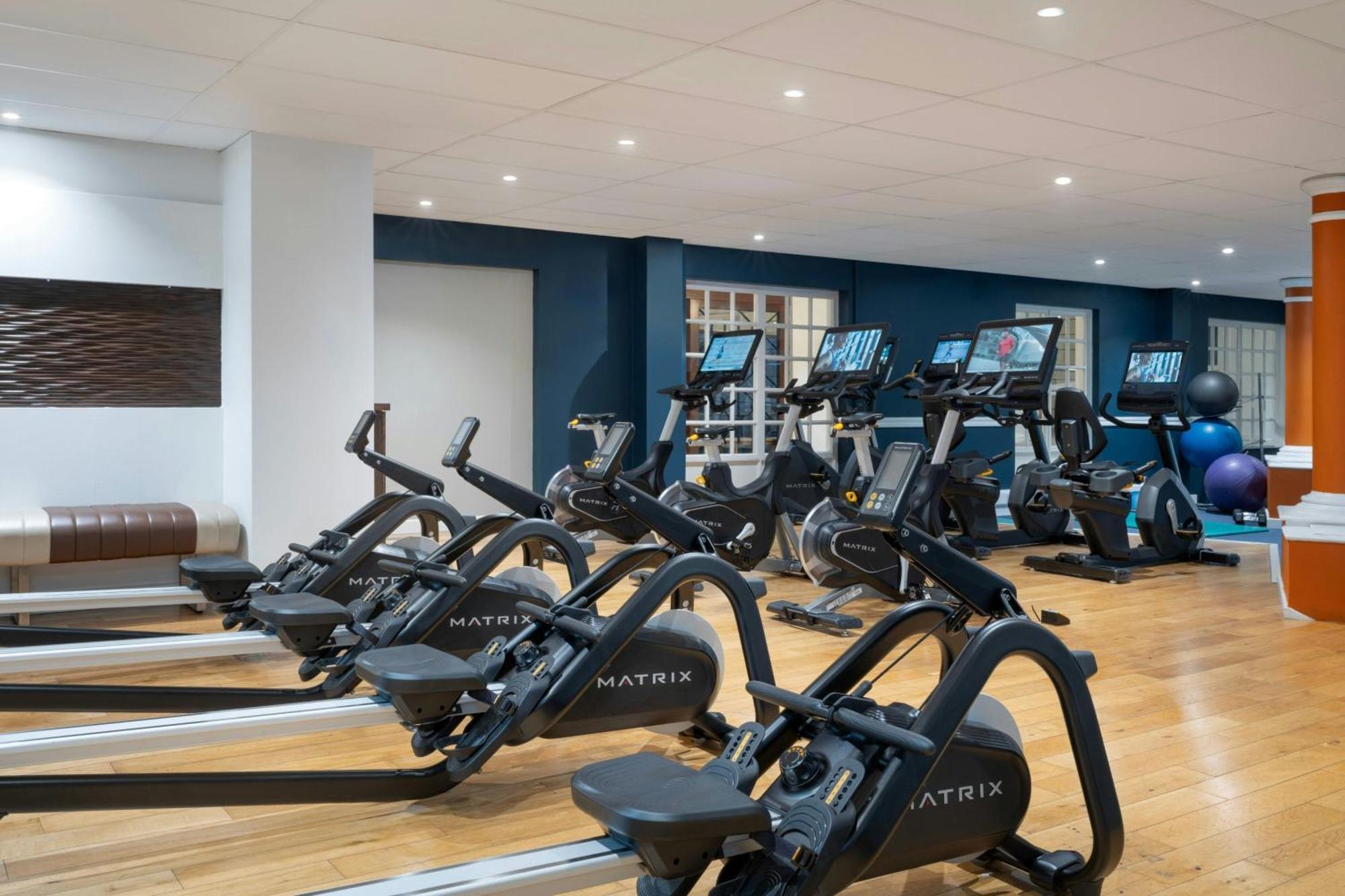Delta Hotels By Marriott Tudor Park Country Club Maidstone Exteriör bild