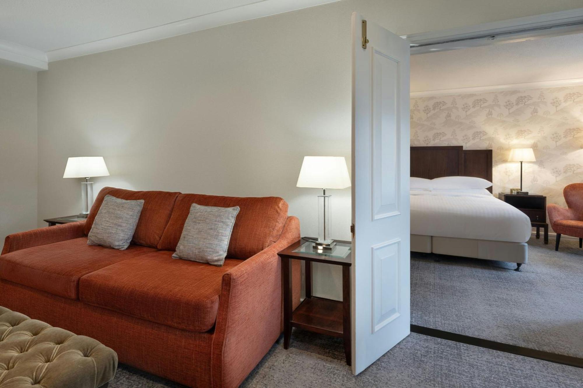 Delta Hotels By Marriott Tudor Park Country Club Maidstone Exteriör bild